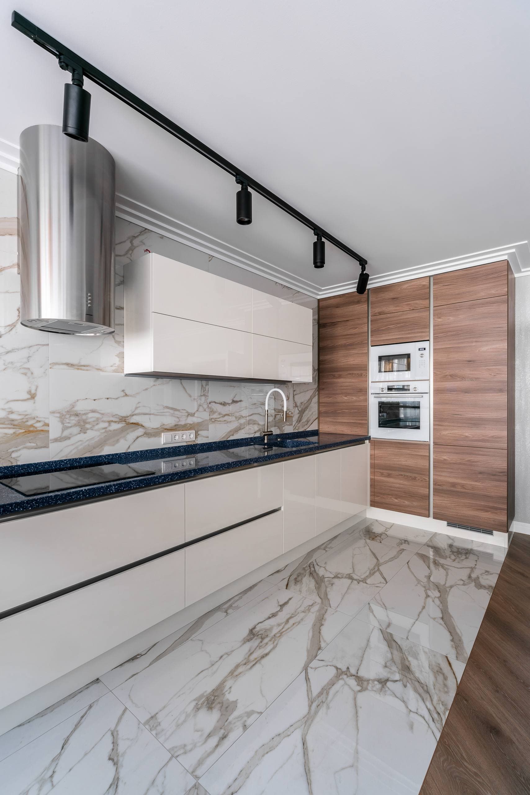 ЖК Тургенев — Кухня — мраморный пол